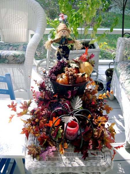 fall arrangement on the deck