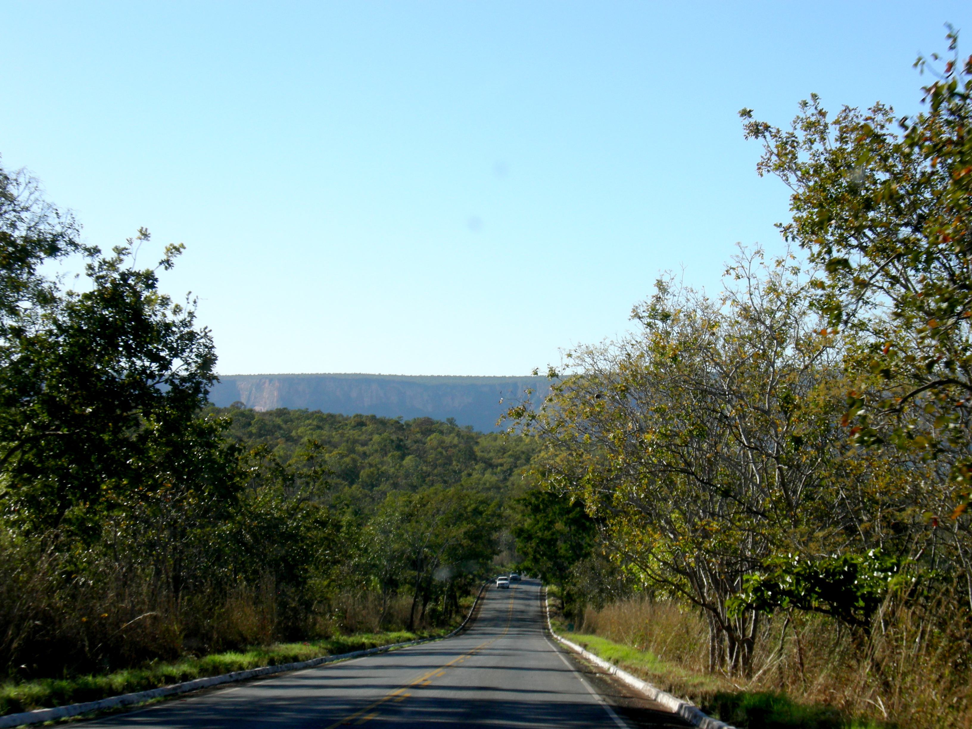 on BR 251 towards the Chapadas dos Guimarães