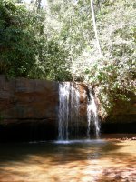 the cachoeira dos namorados is a smaller waterfall
