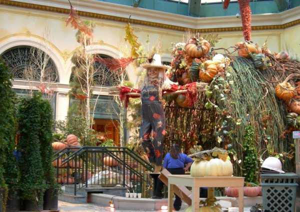 Bellagio: a somewhat disturbing scarecrow