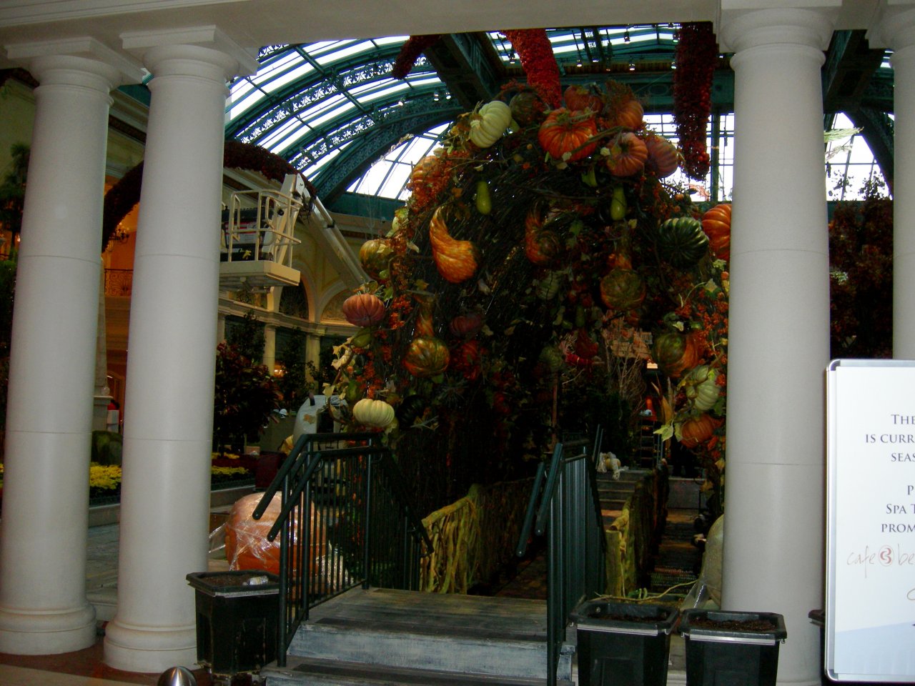 Bellagio: a bridge down the middle with gourds over it.
