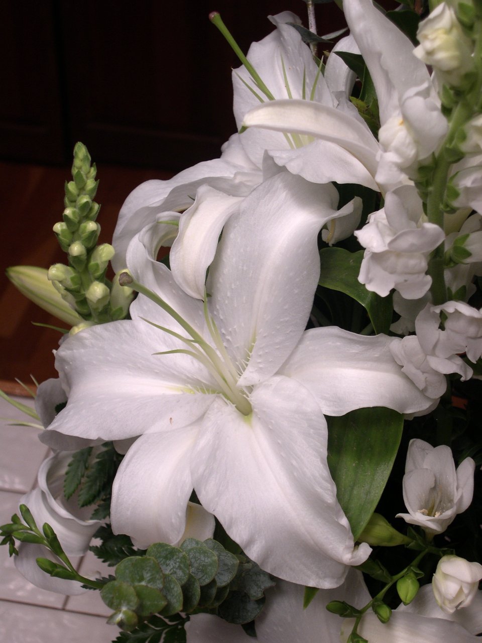 white arrangement (4)