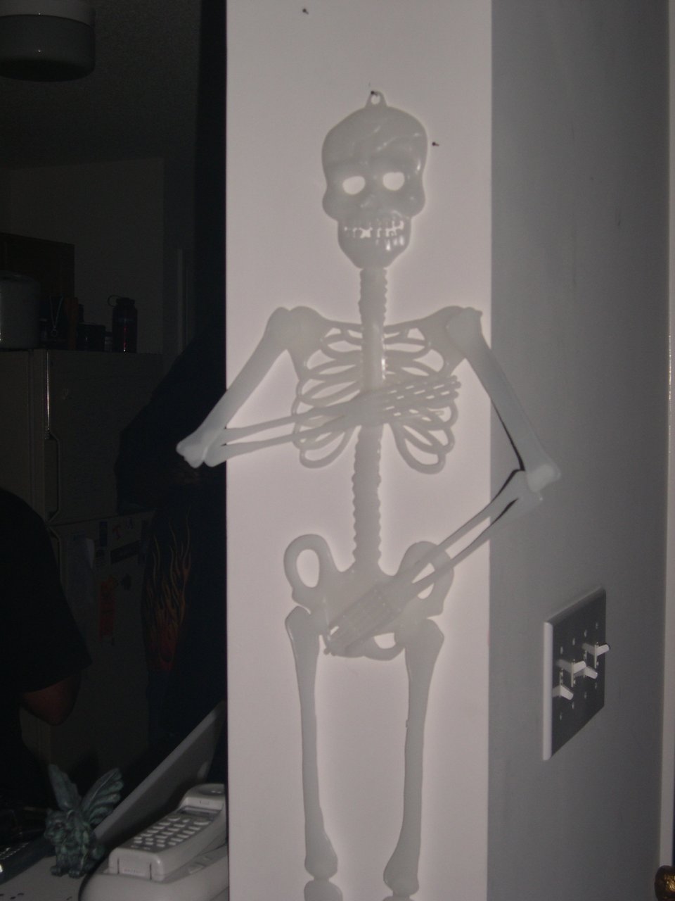 skeleton's gettin' dirty (or maybe it's just shy?)