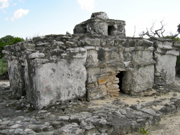 Another angle of the lighthouse ruin.