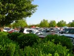 Lots of cars in the lot for tailgating_.jpg