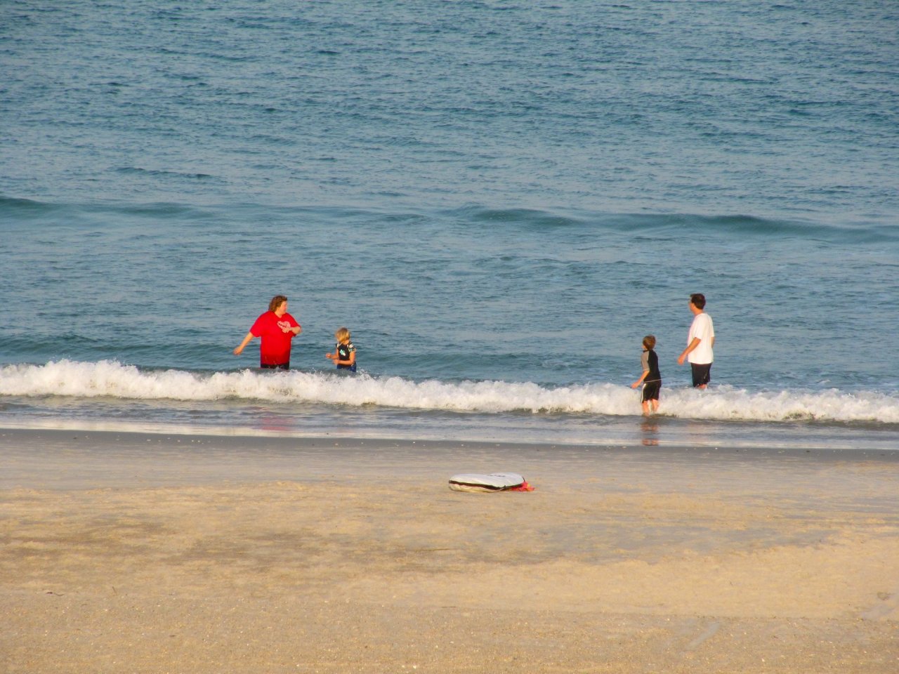at the beach: Lysa, Stephanie, Cameron, and Mike
