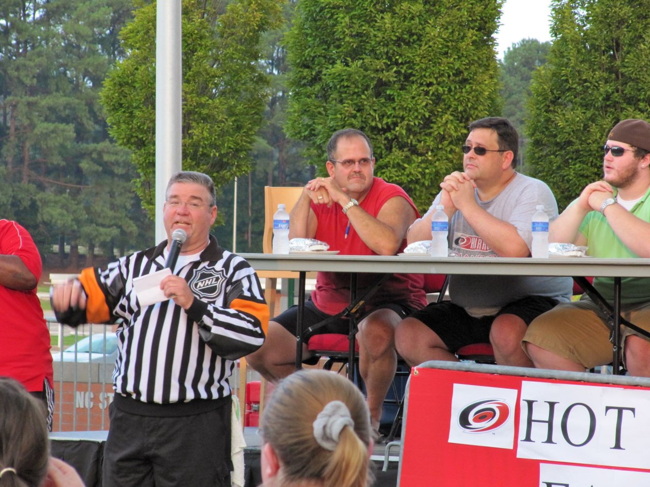 Ron the Ref, introducing the competitive eaters