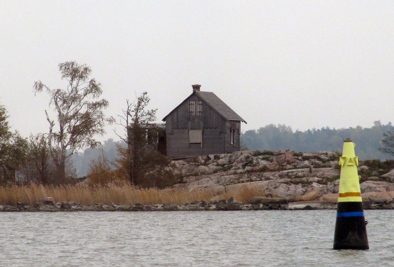 on the boat to Suomenlinna