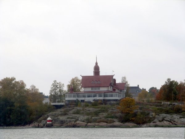 returning from Suomenlinna