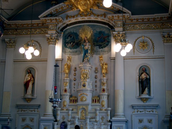 Quebec City - The church in the middle of old Quebec.